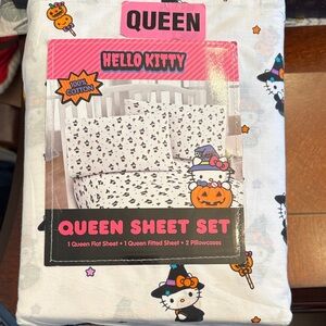 Hello Kitty Queen Sheet Set Halloween White and Black brand new
